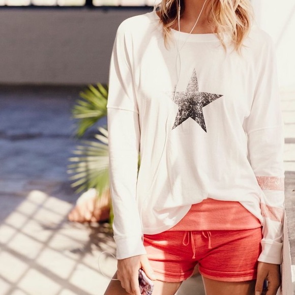 FREE PEOPLE Oversized Long Sleeve Tee NWT - Picture 2 of 5